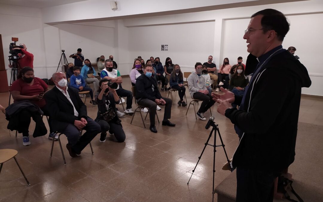 ENTREGA DE CERTIFICADOS Y NUEVOS PROYECTOS DE LA UNIVERSIDAD DEL SENTIDO.