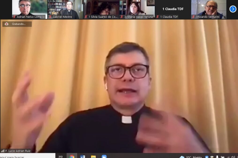FRANCISCO UTILIZA LAS REDES VIRTUALES CON CONTENIDOS REALES.