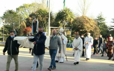 CON SANTA TERESITA, SALIR JUNTOS Y MEJORES.