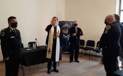 CHARLA DEL OBISPO A LA POLICIA FEDERAL.