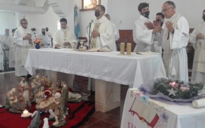 EMOTIVA BIENVENIDA AL PADRE CRISTIAN EN MAR CHIQUITA.