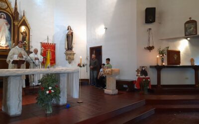 MAR DEL PLATA – SANTUARIO JESÚS MISERICORDIOSO – EL PADRE OBISPO GABRIEL ACOMPAÑO LA PROCESIÓN Y LA CELEBRACIÓN