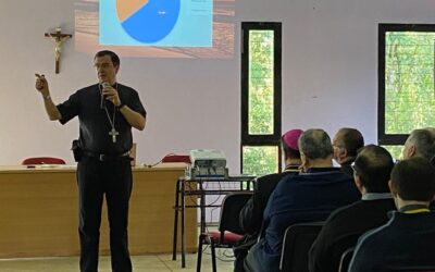 MONS. MESTRE Y EL PADRE LUIS DISERTARON EN EL SIMPOSIO DE TEOLOGÍA Y CATEQUESIS.