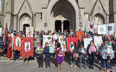 COLORIDA FIESTA DE LAS COLECTIVIDADES