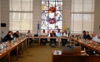 MONS. MESTRE PARTICIPA DE REUNION DE LA CEA.