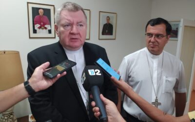 EL PAPA FRANCISCO PIENSA Y REZA POR ARGENTINA, DIJO EL NUNCIO APOSTOLICO A SU LLEGADA A LA DIOCESIS.