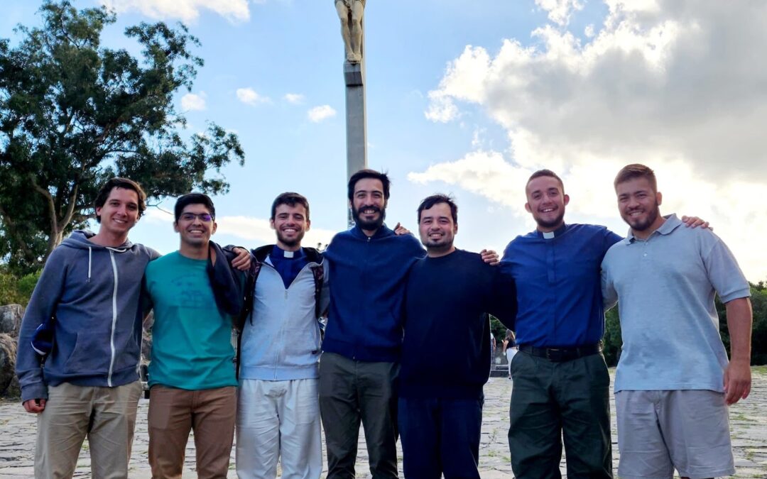 1000 AMIGOS PARA LOS SEMINARISTAS.