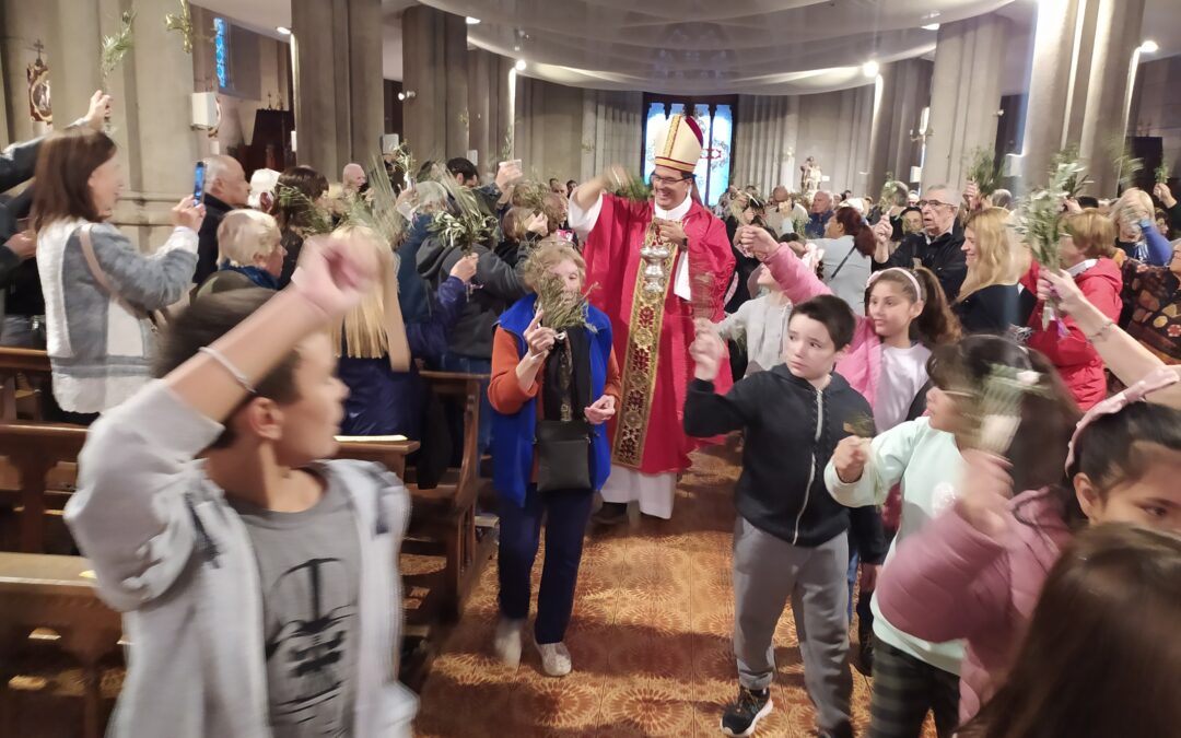 DOMINGO DE RAMOS: ACLAMEMOS LA GLORIA DE DIOS.