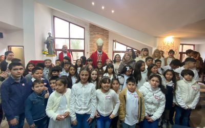 MESTRE CELEBRO CONFIRMACIONES EN SAN MARCOS.