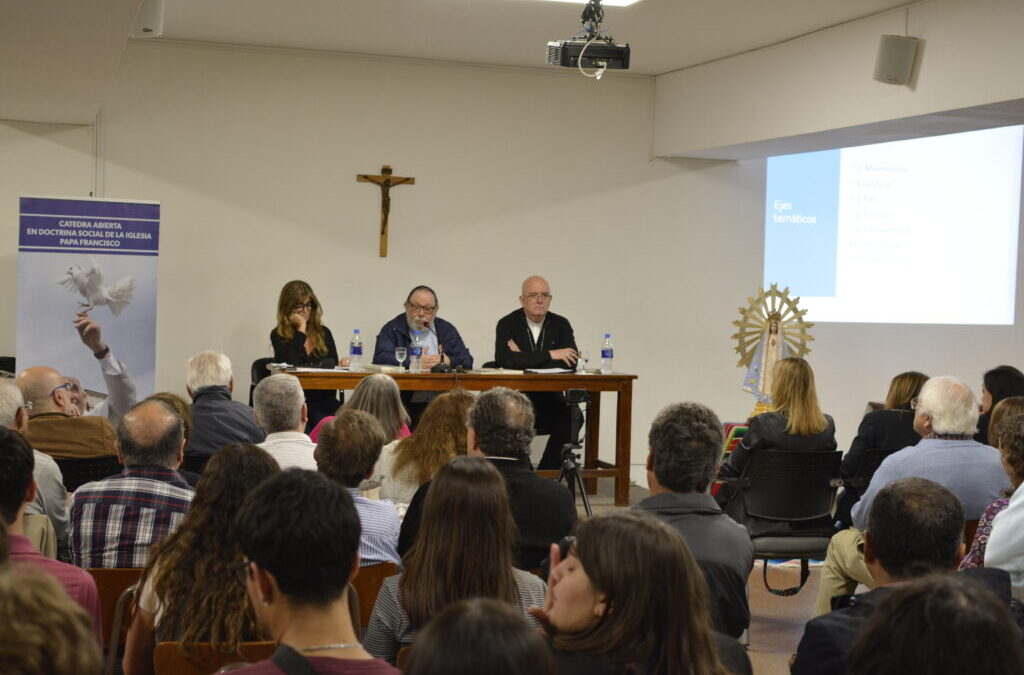 Con una conferencia del teólogo Carlos Galli quedó inaugurada la Cátedra Abierta de la Pastoral Social