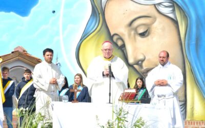 Se entronizó una reliquia del fundador de las hermanas fundadoras de la escuela San Miguel en Coronel Vidal