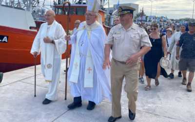 El Obispo presidió la Procesión de San Salvador y oró por los pescadores y el trabajo