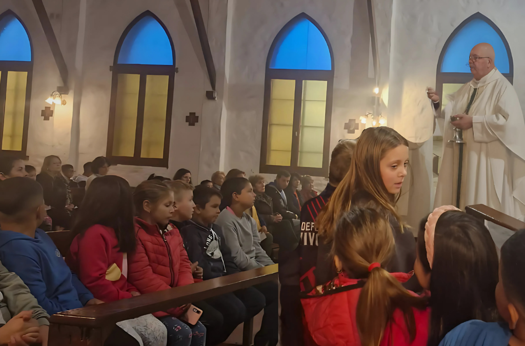 Visita del Obispo a la localidad de Vivoratá 