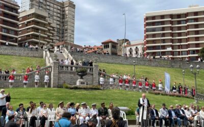 El Obispo realizó la tradicional bendición de las aguas que da inicio a la temporada estival