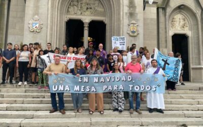 “En Navidad, una mesa para todos” en la explanada de la Catedral